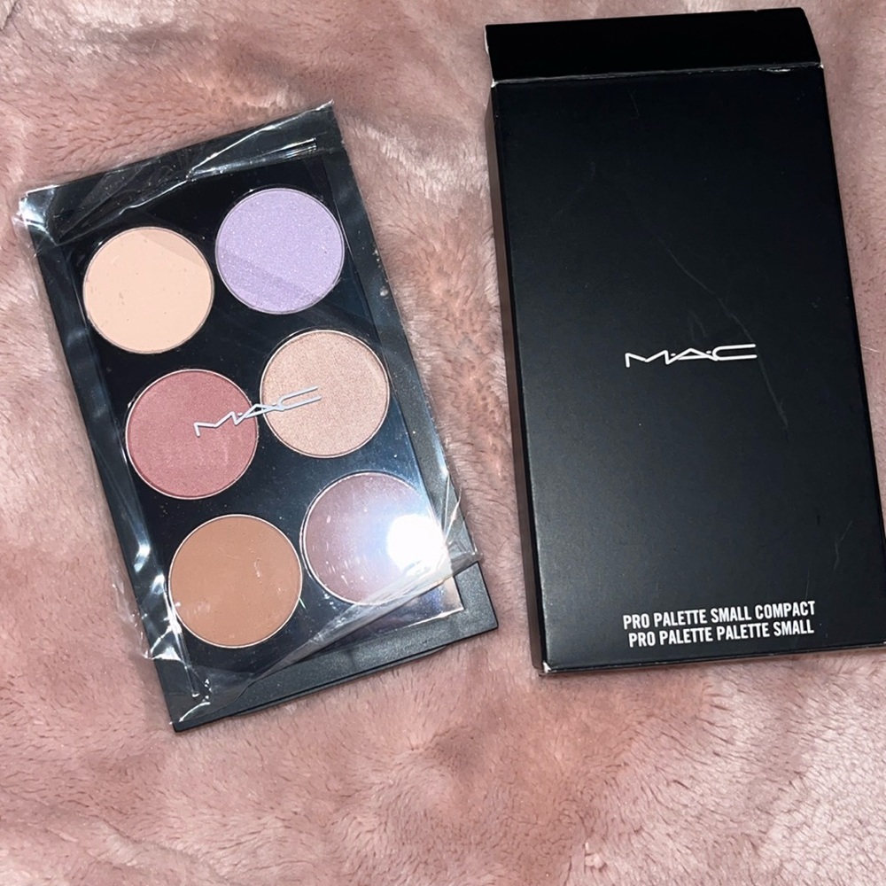 Mac Custom Eyeshadow Palette